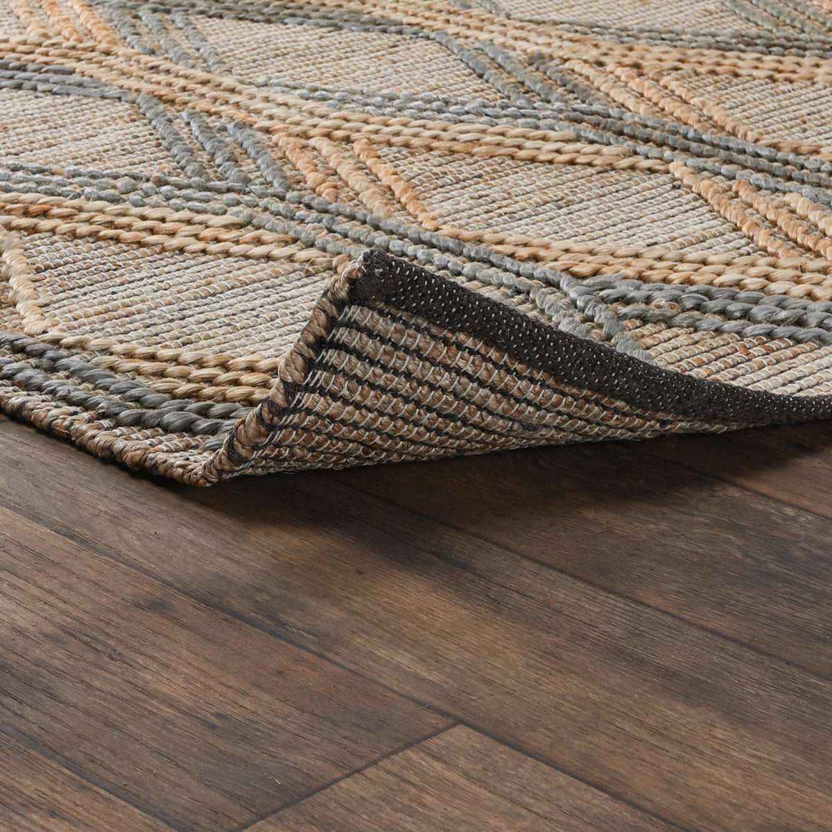 30090605