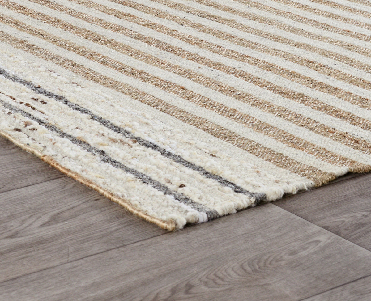 3009122