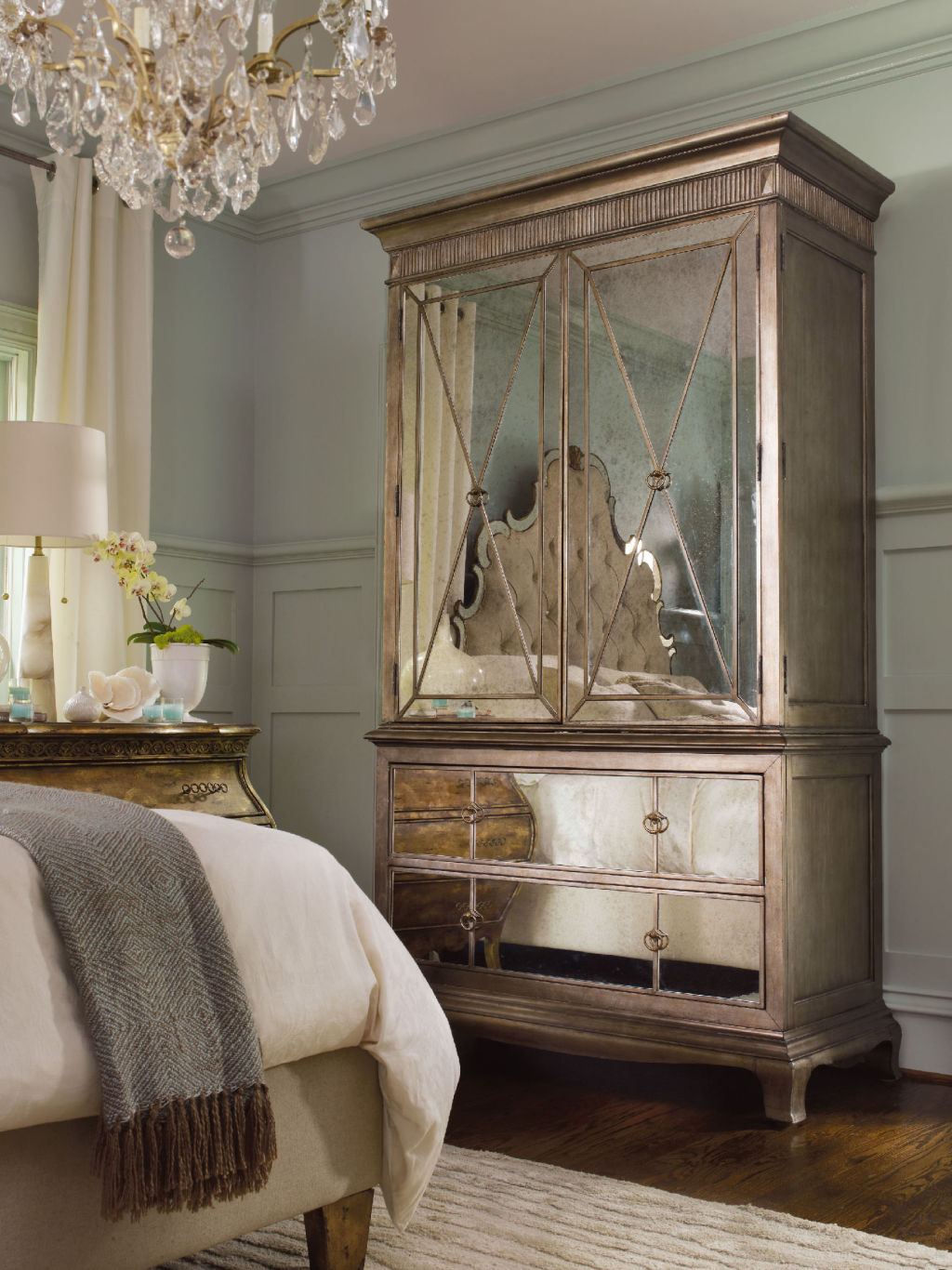 Sanctuary Armoire - Visage